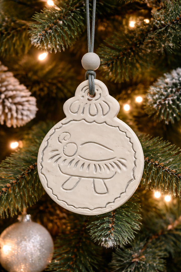 Ornament Nativity Pearl Gray *CM