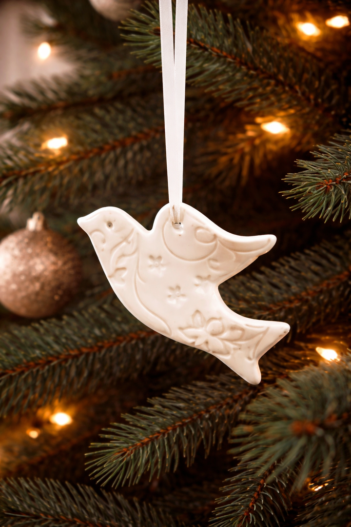 Ornament Dove Pattern White *CM